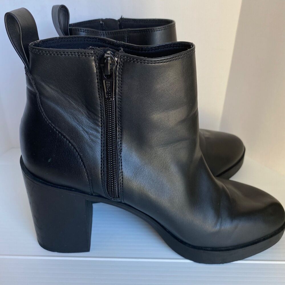 DIVIDED WOMEN'S BLACK LEATHER SIDE ZIP UP ANKLE BOOTS SIZE 8